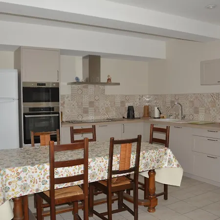 בית נופש Le Petit Rouyot 3*