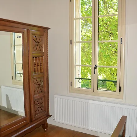 Le Petit Rouyot 3* בית נופש